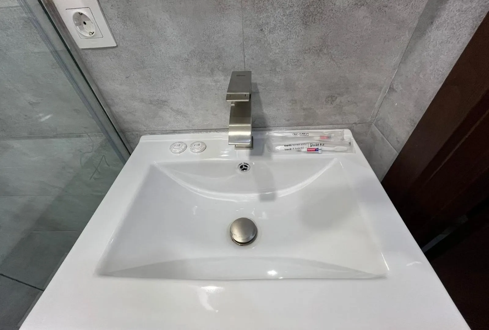 Deluxe One-Bedroom Apartment Near Metro & Tbilisi Sea